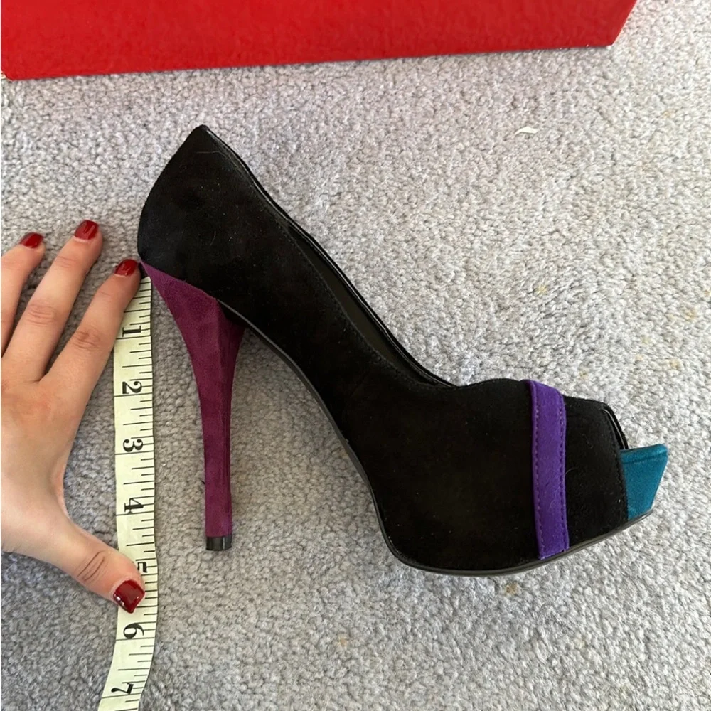 Guess Heels - Picture 5 of 5